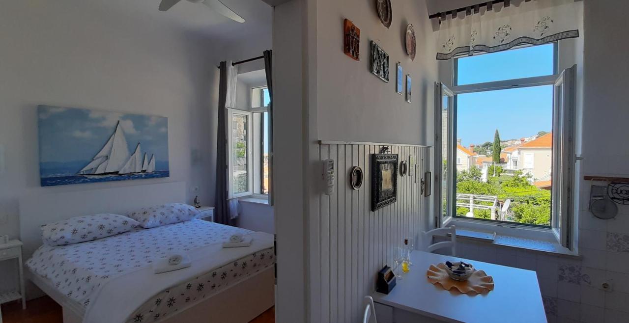Studio Apartment NIKO II 5 min to center Ragusa Esterno foto