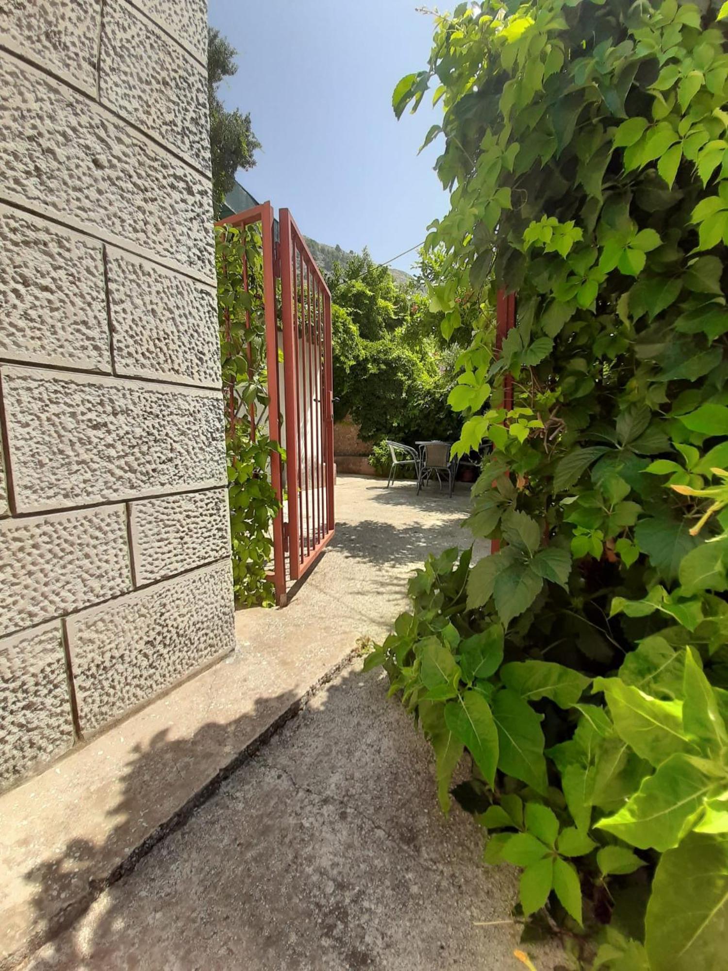 Studio Apartment NIKO II 5 min to center Ragusa Esterno foto